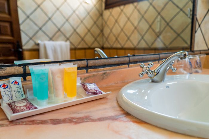 Habitación doble cuarto de baño Hotel Rural Los Nogales