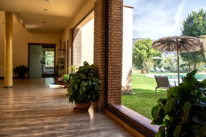 Vistas desde el interior de la pisicna del Hotel Rural Los Nogales